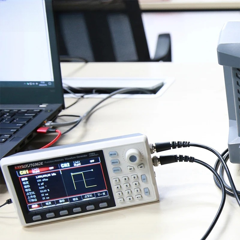 Function Signal Generator UTG9 - Function Arbitrary Waveform Generator 评论和价格